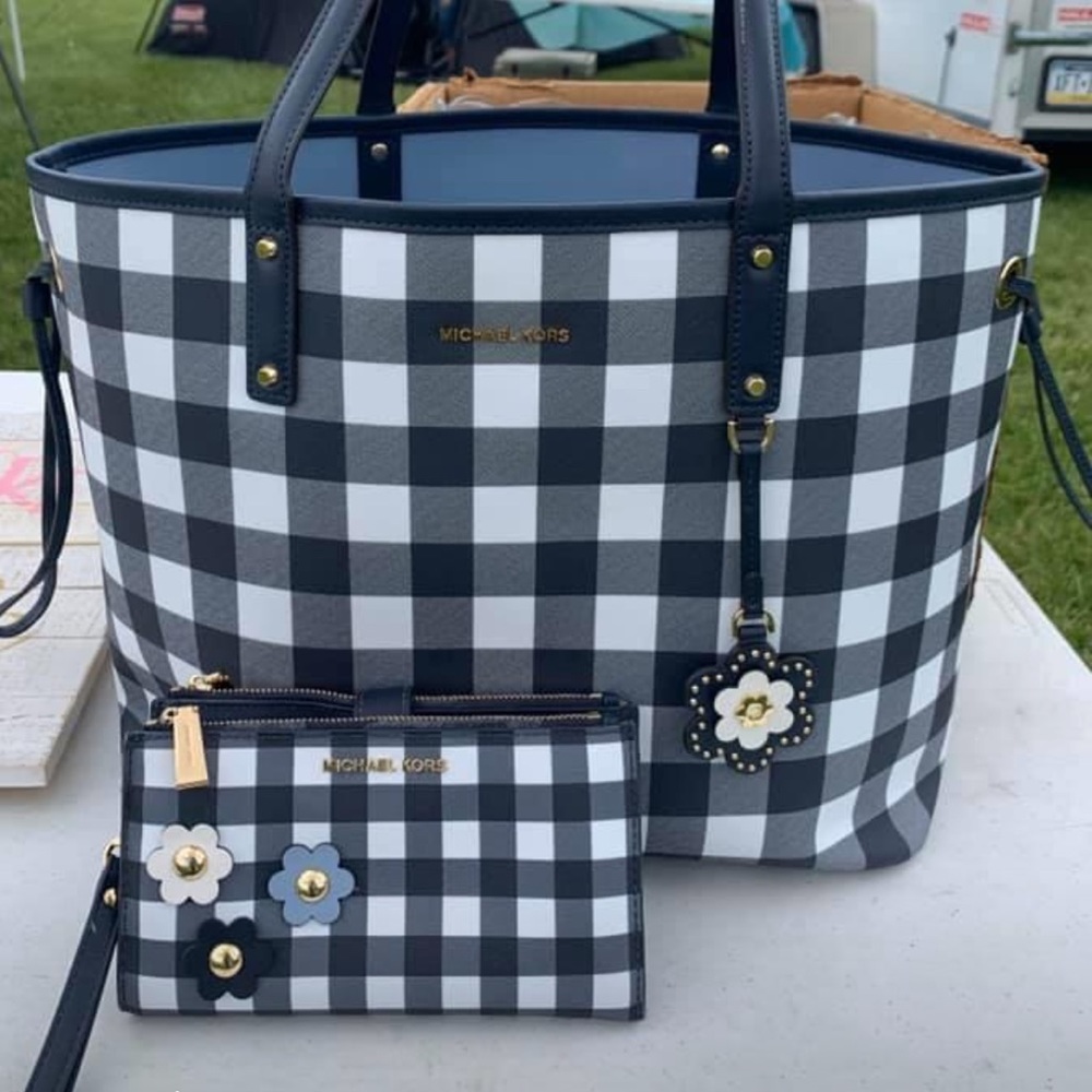 Michael Kors bag and wallet